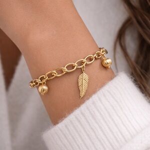 Gold-plated bracelet .